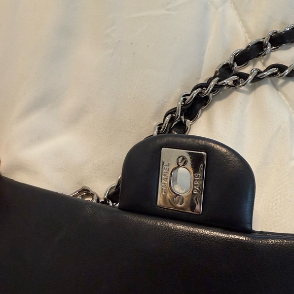 Chanel Classic Flap - Picture 14 of 17